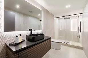 8 Flintlock Ct, Totowa, NJ 07512 - Photo 21
