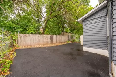 125 Pine Grove Ter, Newark, NJ 07106 - Photo 19