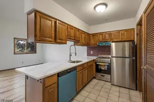 3 Davos Dr, Vernon, NJ 07462 - Photo 11