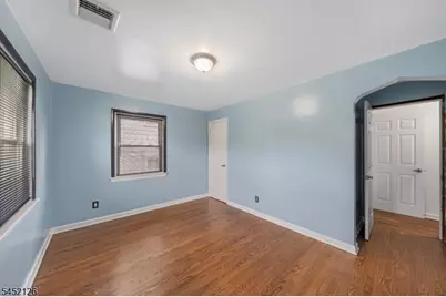 518 Thompson Ave, Roselle, NJ 07203 - Photo 11