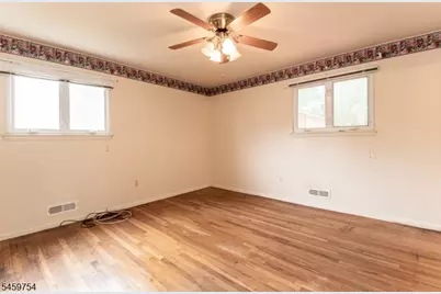 28 Overlook Dr, Jefferson Township, NJ 07438 - Photo 15