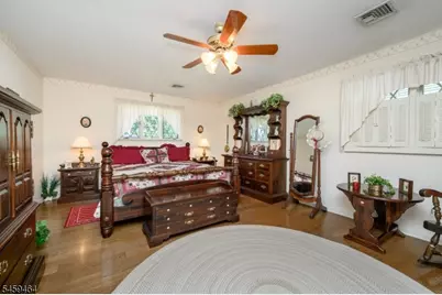544 Pinewood Ave, Roselle Park, NJ 07204 - Photo 29