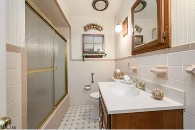 544 Pinewood Ave, Roselle Park, NJ 07204 - Photo 11