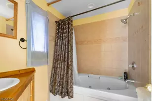 20 Pershing Ave, Jefferson Township, NJ 07849 - Photo 19