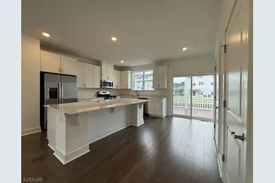 71 Eastwood Ter, East Hanover Township, NJ 07936 - Photo 9