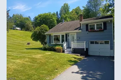 4 Adams Dr, Ogdensburg, NJ 07439 - Photo 1
