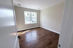 28 S McKinley Ave, Woodbridge Township, NJ 07067 - Photo 13
