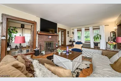 327 Rifle Camp Rd, Woodland Park, NJ 07424 - Photo 5