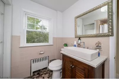 327 Rifle Camp Rd, Woodland Park, NJ 07424 - Photo 15
