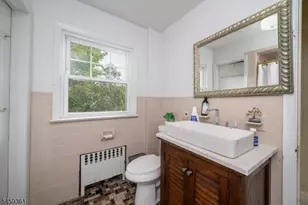 327 Rifle Camp Rd, Woodland Park, NJ 07424 - Photo 15