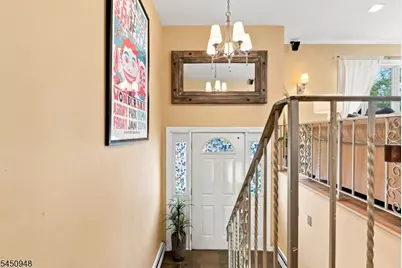 17 Dando Ct, Clifton, NJ 07013 - Photo 5