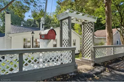 193 Monroe Trl, Hopatcong, NJ 07843 - Photo 33