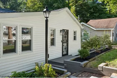 193 Monroe Trl, Hopatcong, NJ 07843 - Photo 3