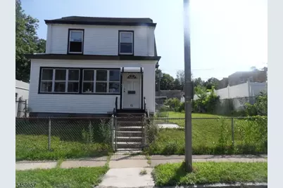 15 Rowe St, East Orange, NJ 07017 - Photo 1