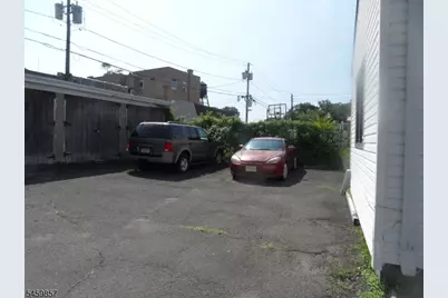 15 Rowe St, East Orange, NJ 07017 - Photo 3