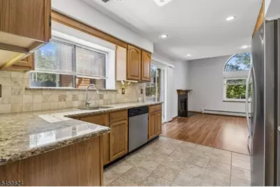 8 Faesch Ct, Rockaway Township, NJ 07866 - Photo 3