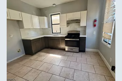 911 S 18th St, Newark, NJ 07108 - Photo 11