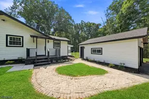 26 Cooper Ln, Chester, NJ 07930 - Photo 5
