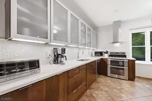 4 Hillside Ct, Lambertville, NJ 08530 - Photo 11