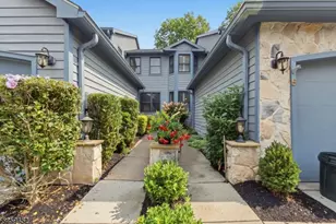 4 Hillside Ct, Lambertville, NJ 08530 - Photo 3