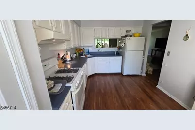317 Jamestown Ct, Raritan Township, NJ 08822 - Photo 7