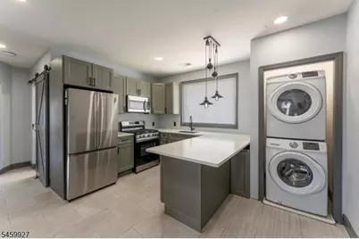 661-663 McKinley St #2, Elizabeth, NJ 07202 - Photo 1