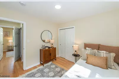 25 Cloverhill Pl, Montclair, NJ 07042 - Photo 29
