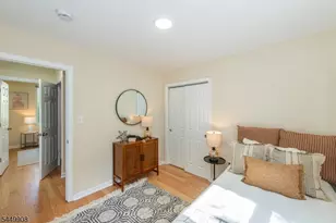25 Cloverhill Pl, Montclair, NJ 07042 - Photo 29