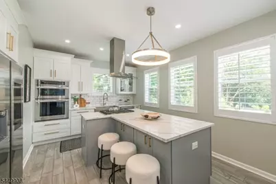 25 Cloverhill Pl, Montclair, NJ 07042 - Photo 9