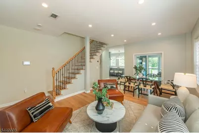 25 Cloverhill Pl, Montclair, NJ 07042 - Photo 5