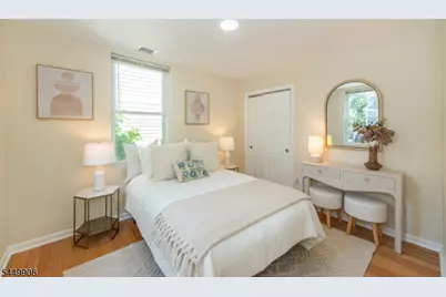 25 Cloverhill Pl, Montclair, NJ 07042 - Photo 31