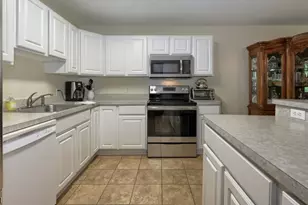 58 Parkside Ct, Wayne Twp., NJ 07470 - Photo 9