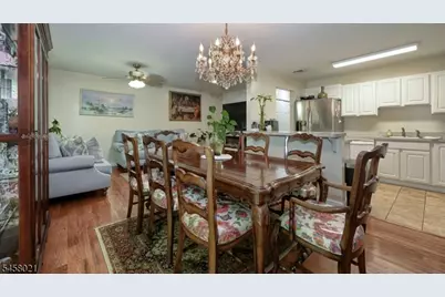 58 Parkside Ct, Wayne Twp., NJ 07470 - Photo 7