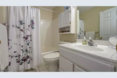 58 Parkside Ct, Wayne Twp., NJ 07470 - Photo 15