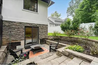 25 Oakwood Dr, New Providence, NJ 07974 - Photo 39