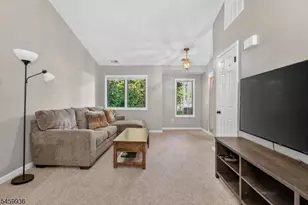 14 Augusta Dr, Clinton Township, NJ 08801 - Photo 9