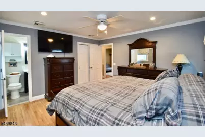 28 Yacht Club Dr, Jefferson Township, NJ 07849 - Photo 11