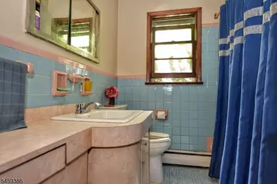 27 Hillcrest Ave, Lodi, NJ 07644 - Photo 15