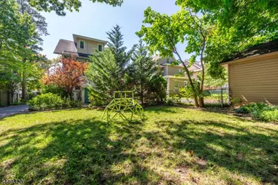 85 Evergreen Ave, Bloomfield Twp., NJ 07003 - Photo 31