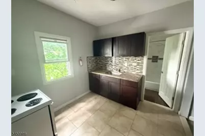 231 Amherst St, East Orange, NJ 07018 - Photo 5