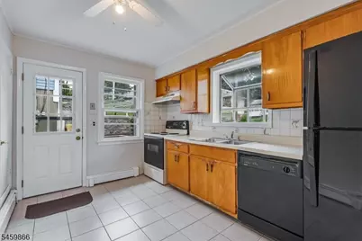 565 Dell Rd, Roxbury Township, NJ 07850 - Photo 9