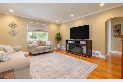 715 Ainsworth St, Linden, NJ 07036 - Photo 5