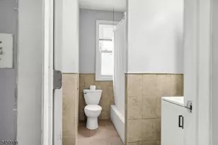 564 Sanford Ave, Newark, NJ 07106 - Photo 15
