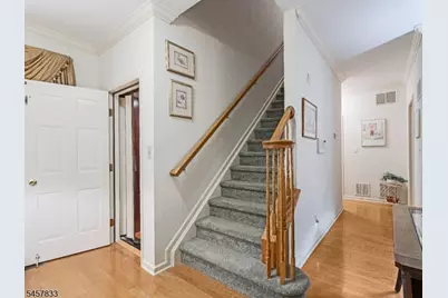 9 Goffle Brook Ct, Hawthorne, NJ 07506 - Photo 3