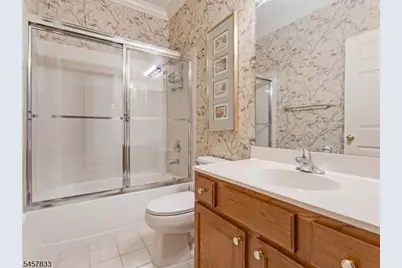 9 Goffle Brook Ct, Hawthorne, NJ 07506 - Photo 11