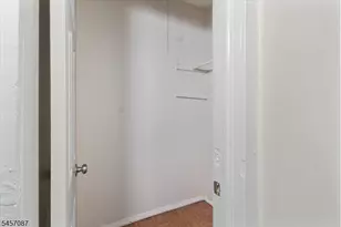 422 Jelliff Ave, Newark, NJ 07112 - Photo 13