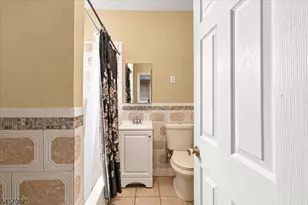 422 Jelliff Ave, Newark, NJ 07112 - Photo 25