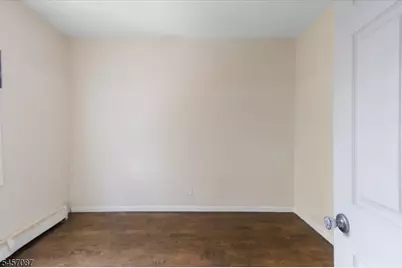 422 Jelliff Ave, Newark, NJ 07112 - Photo 9