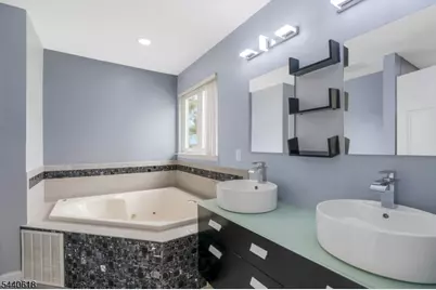450 Vanderveer Rd, Bridgewater, NJ 08807 - Photo 23
