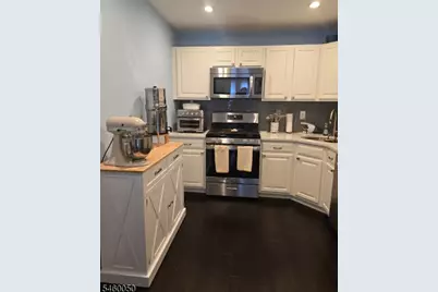 50 Pine St #L, Montclair, NJ 07042 - Photo 9